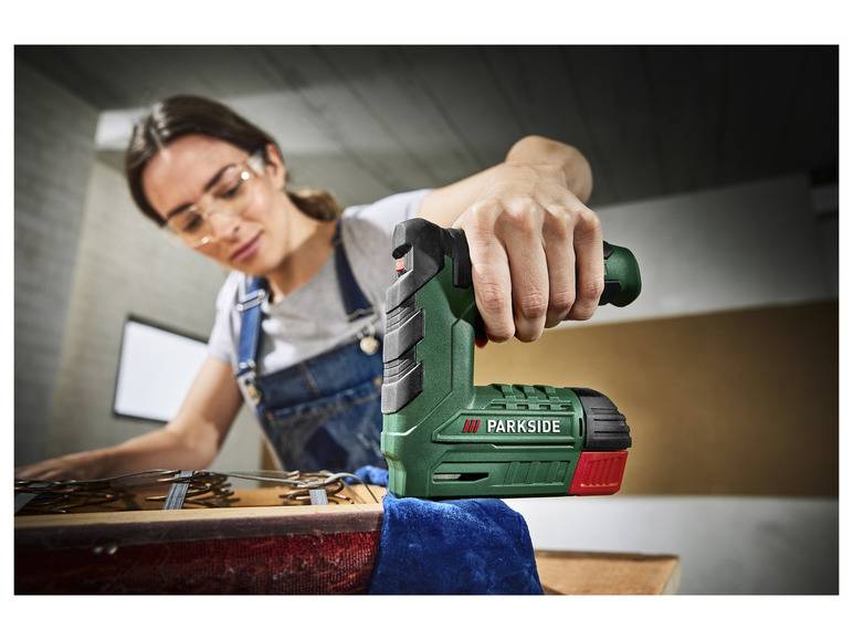 PARKSIDE® 4 V Akku-Tacker »PAT 4 D6«, inklusive Heftklammern und Nägel Bis zu 55% Rabatt