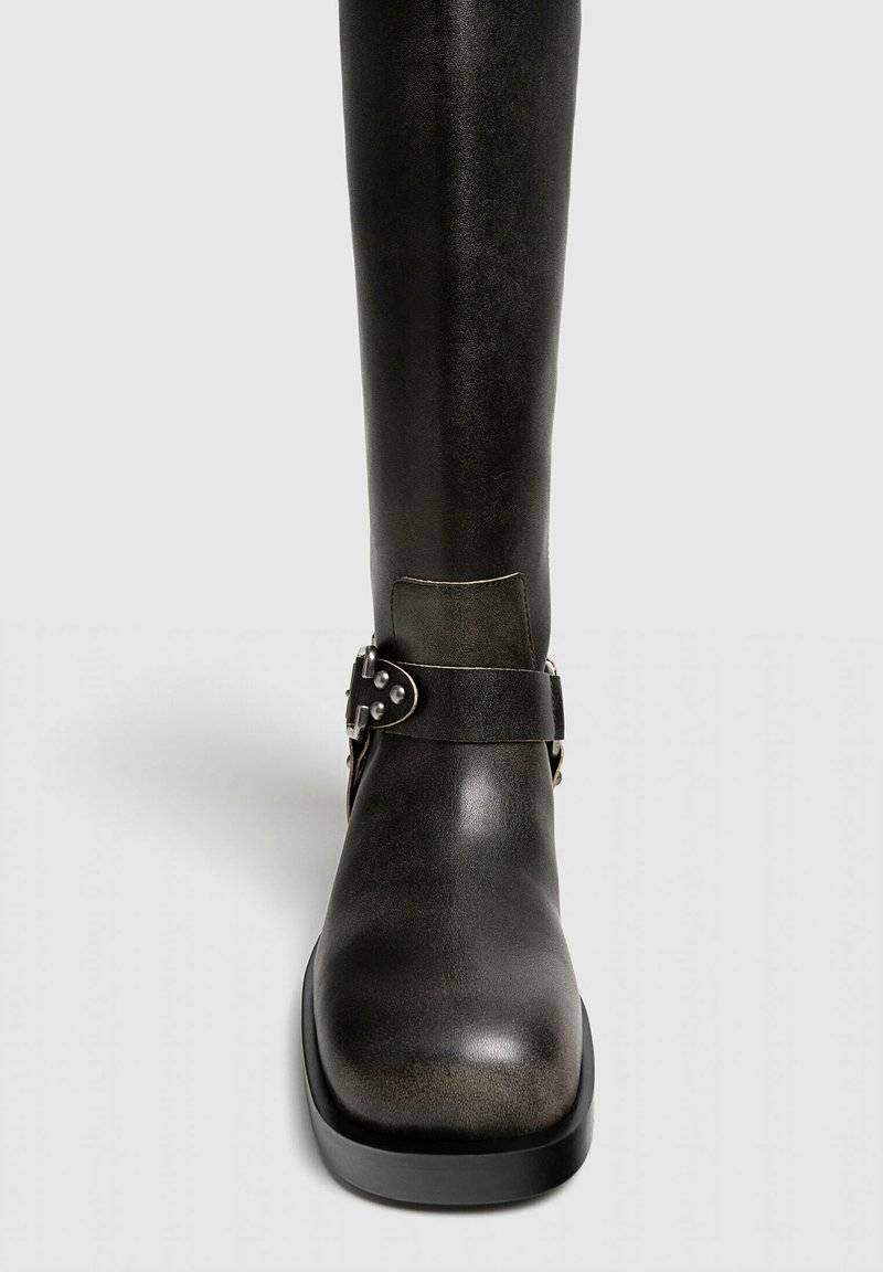 Stradivarius Stradivarius Cowboy/Biker boots - dark grey Kauf eins, bekomm eins gratis