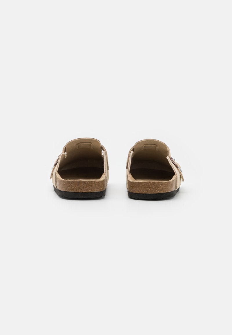 Pier One Pier One LEATHER UNISEX - Slippers - beige Super Sparpreis