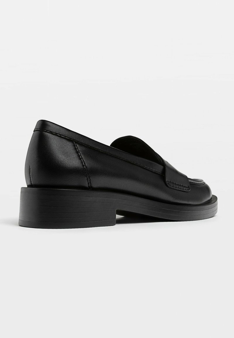 Stradivarius Stradivarius LOAFERS - Slip-ons - black Begrenzte Freigabe