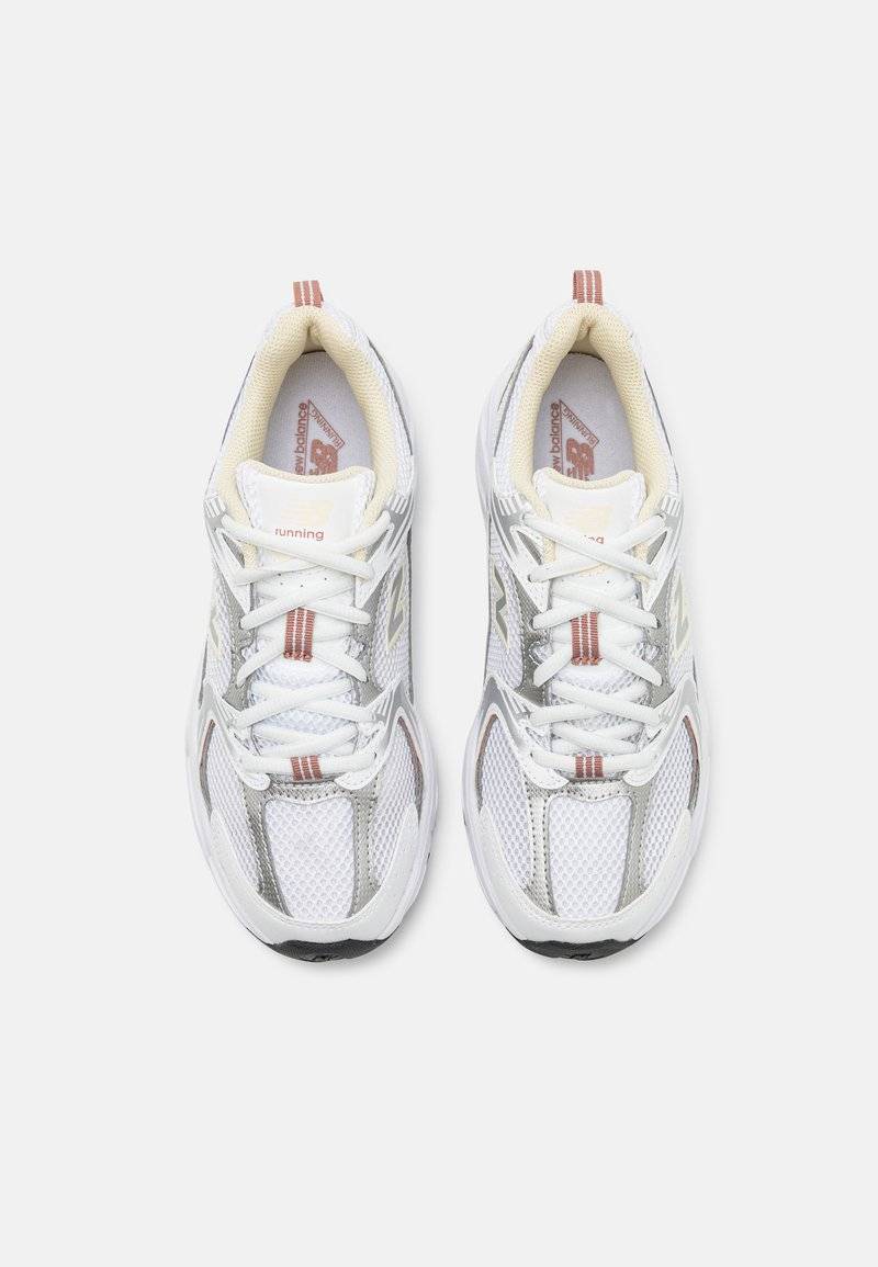 New Balance New Balance MR530 UNISEX - Trainers - white Bis zu 50% Rabatt