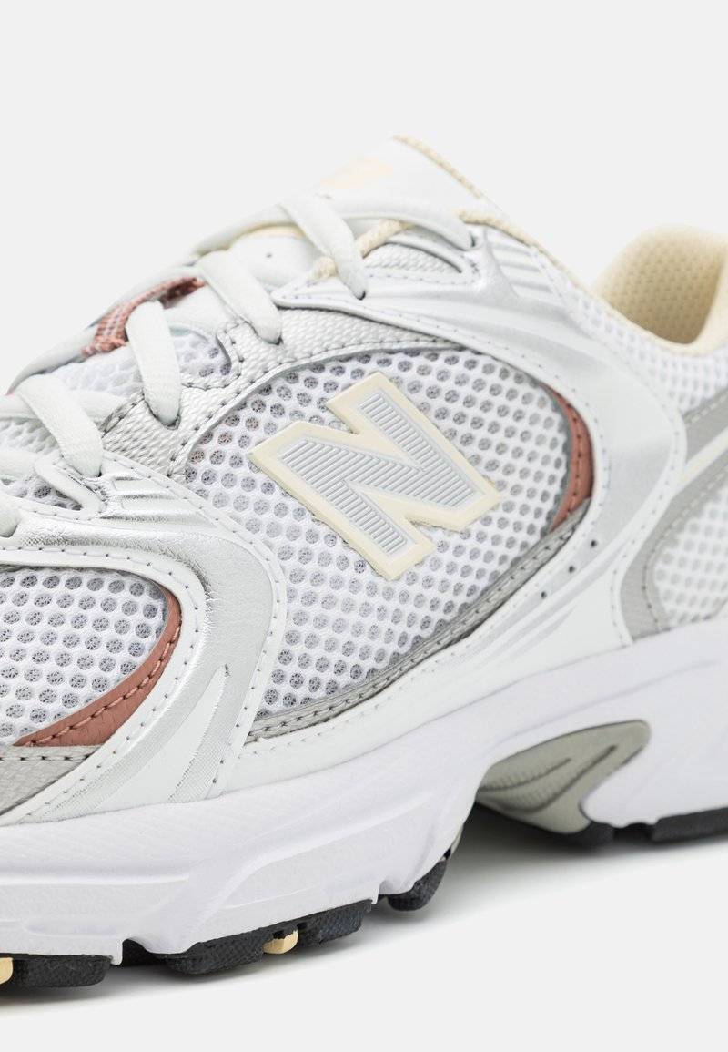 New Balance New Balance MR530 UNISEX - Trainers - white Bis zu 50% Rabatt
