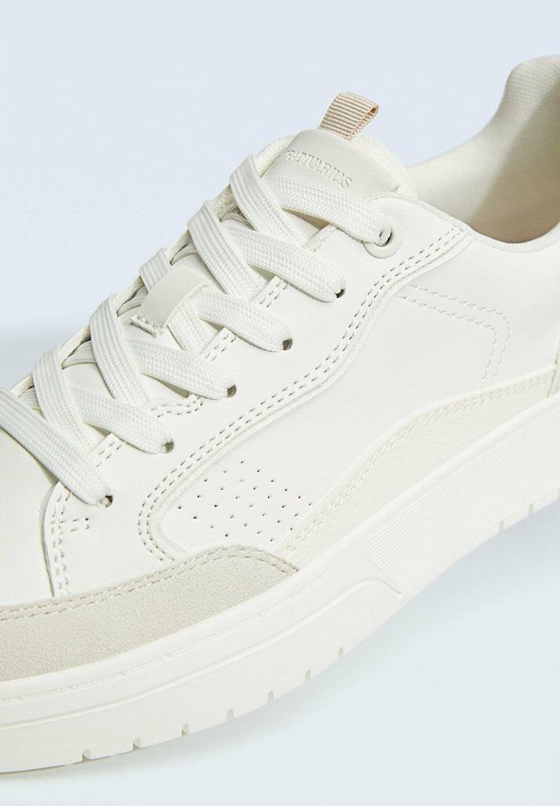 Stradivarius Stradivarius CONTRAST - Trainers - white Sonderangebot der Fabrik