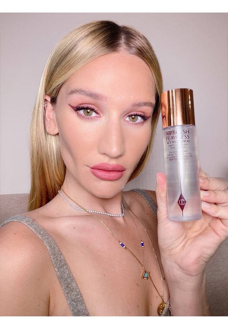 Charlotte Tilbury Charlotte Tilbury AIRBRUSH FLAWLESS SETTING SPRAY - TRAVEL SIZE - Setting spray & powder Vierteljährliche Förderung