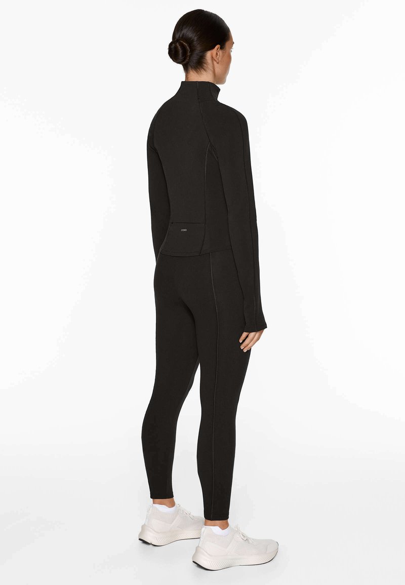 OYSHO OYSHO WARMTH COMFORTLUX TECHNICAL - Training jacket - black Räumungsverkauf