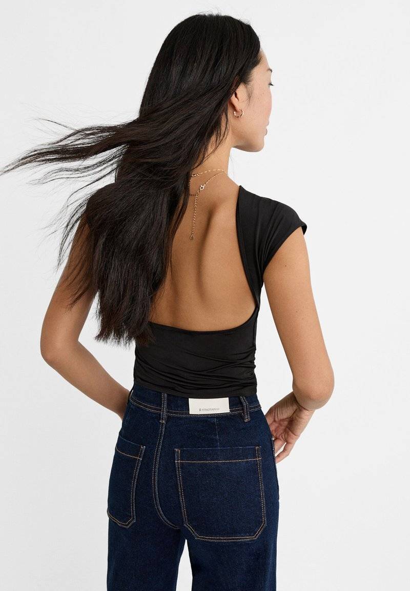 Stradivarius Stradivarius OPEN-BACK - Basic T-shirt - black Zeitbegrenzte Promotion