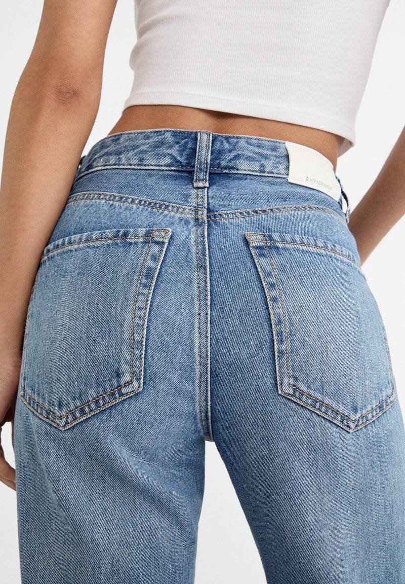 Stradivarius Stradivarius Straight leg jeans - light blue Bis zu 65% Rabatt