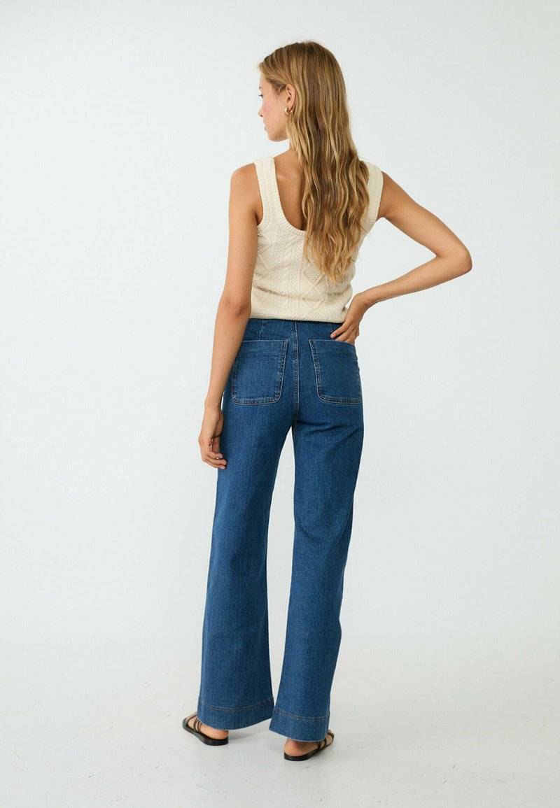 Stradivarius Stradivarius MINIMALIST WITH POCKETS - Flared Jeans - royal blue Discount Store für neue Produkte