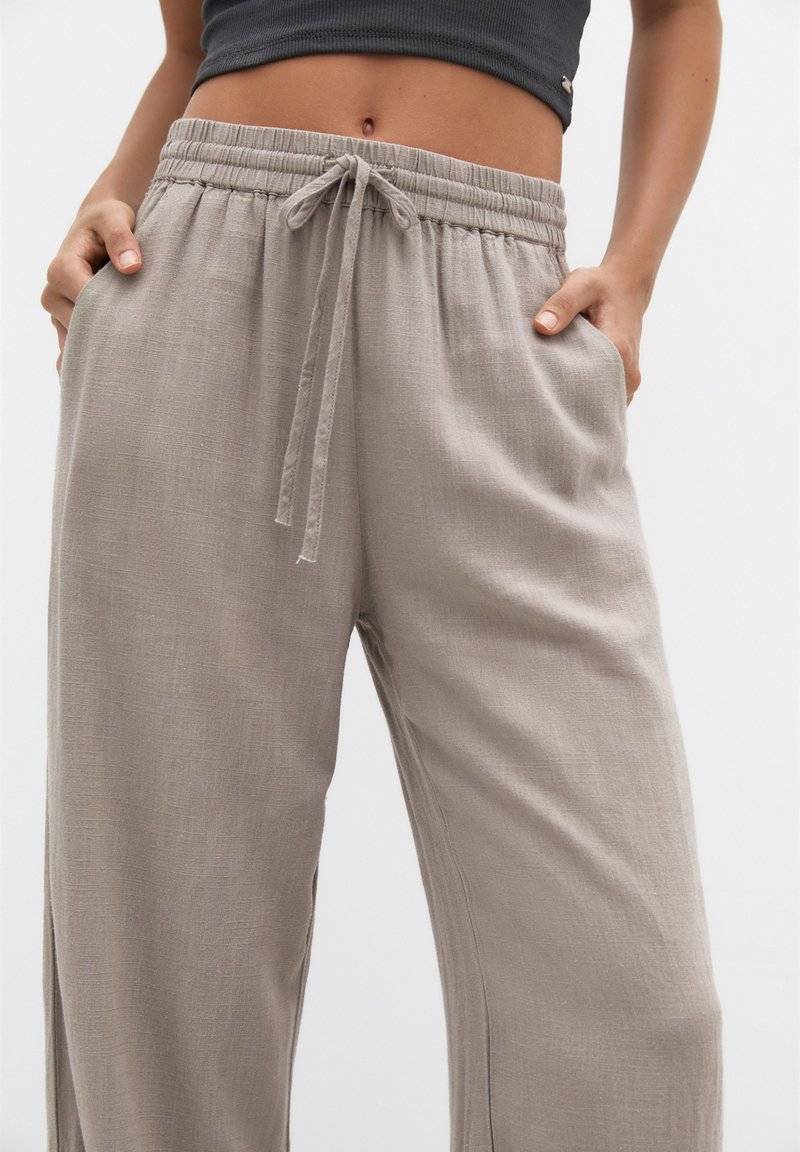 PULL&BEAR PULL&BEAR Trousers - stone Super Rabatt