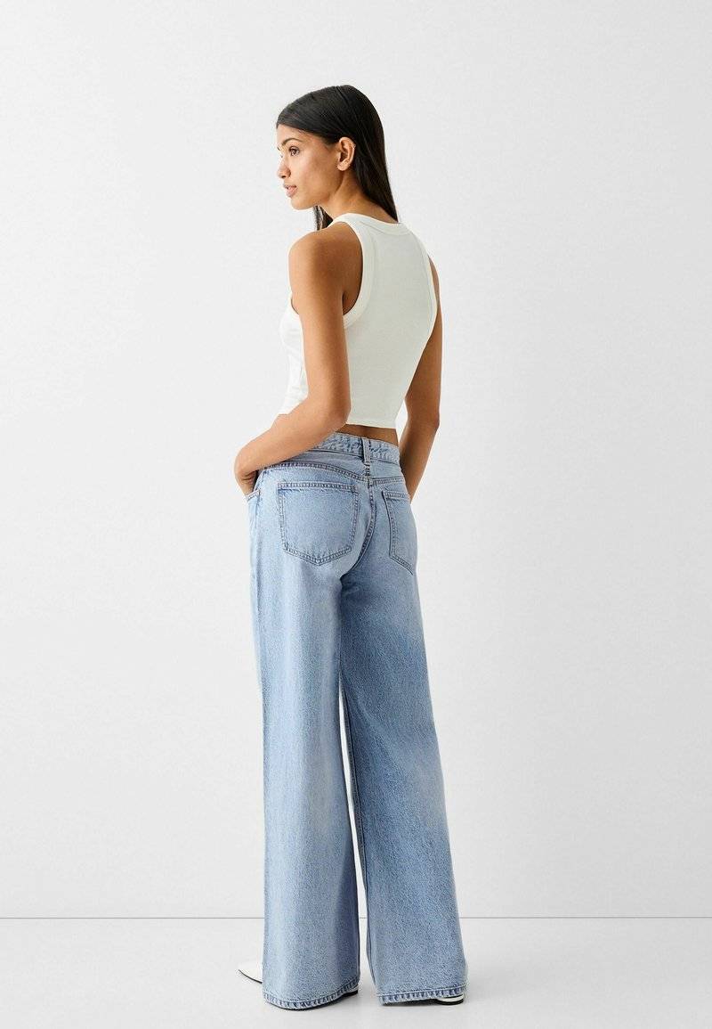 Bershka Bershka WIDE-LEG - Relaxed fit jeans Fabrikladen