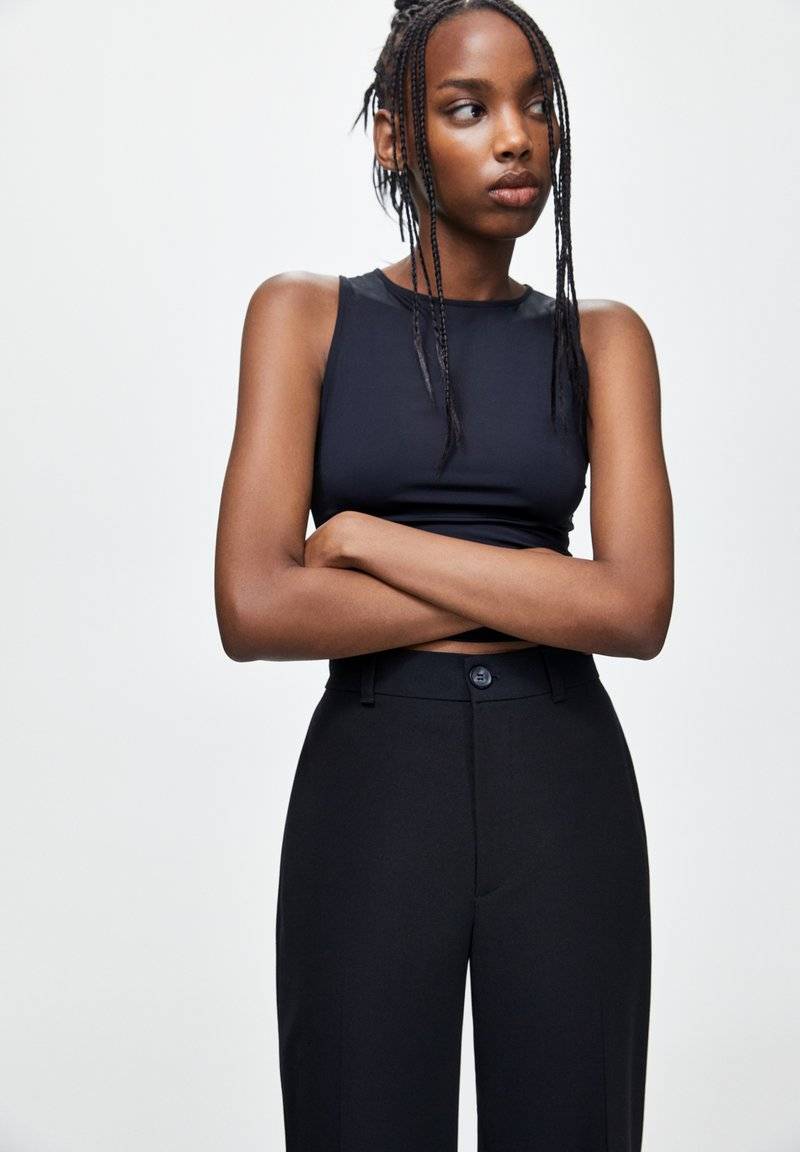 PULL&BEAR PULL&BEAR STRAIGHT - Trousers - black Begrenzt auf 3 Tage