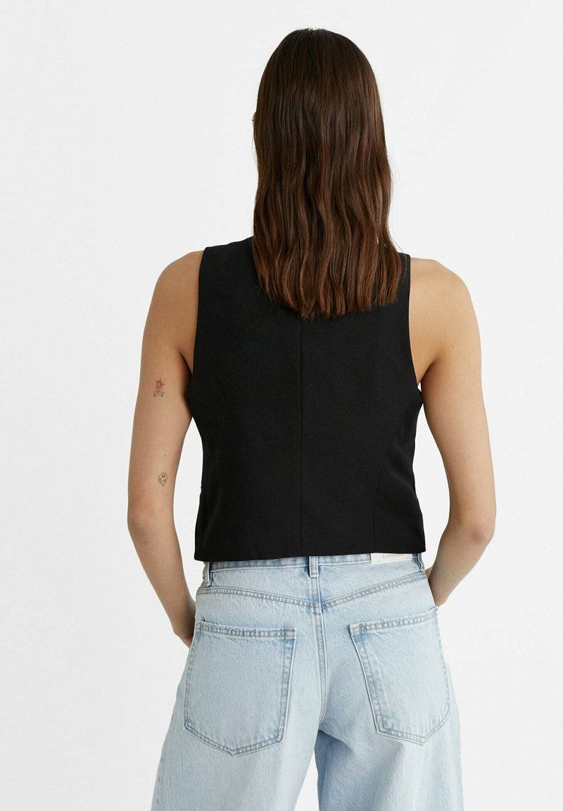 Stradivarius Stradivarius SHORT BUTTONED - Waistcoat - black Black Friday Preise