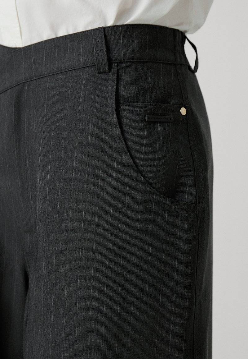 Les Benjamins Les Benjamins UNISEX - Shorts - black Hotsell