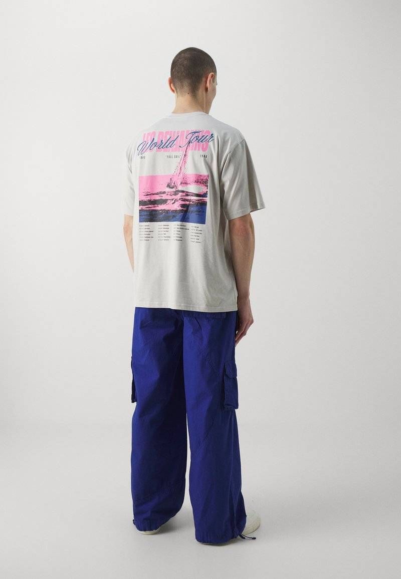 Les Benjamins Les Benjamins PANT UNISEX - Cargo trousers - blue Fabrikverkauf