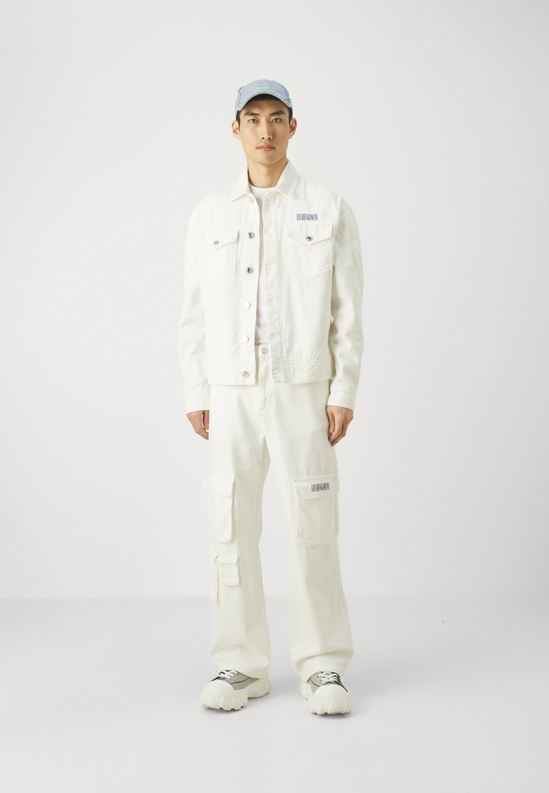 Les Benjamins Les Benjamins JACKET UNISEX - Denim jacket - white Weihnachtsangebot