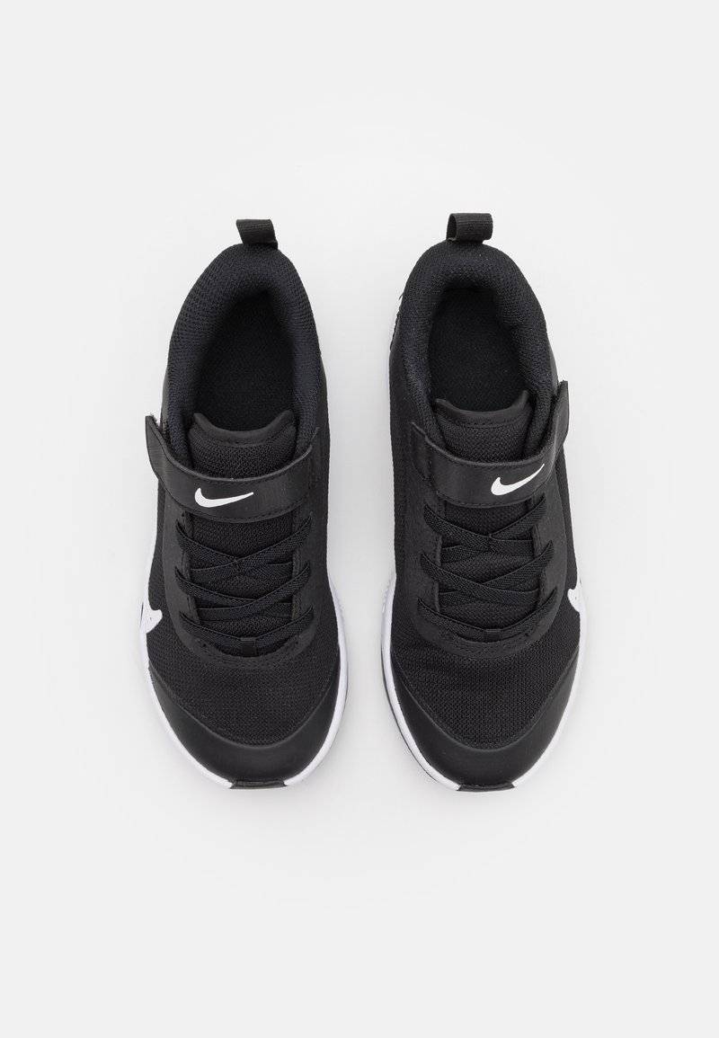 Nike Performance Nike Performance OMNI MULTI COURT - Training shoe JETZT KAUFEN