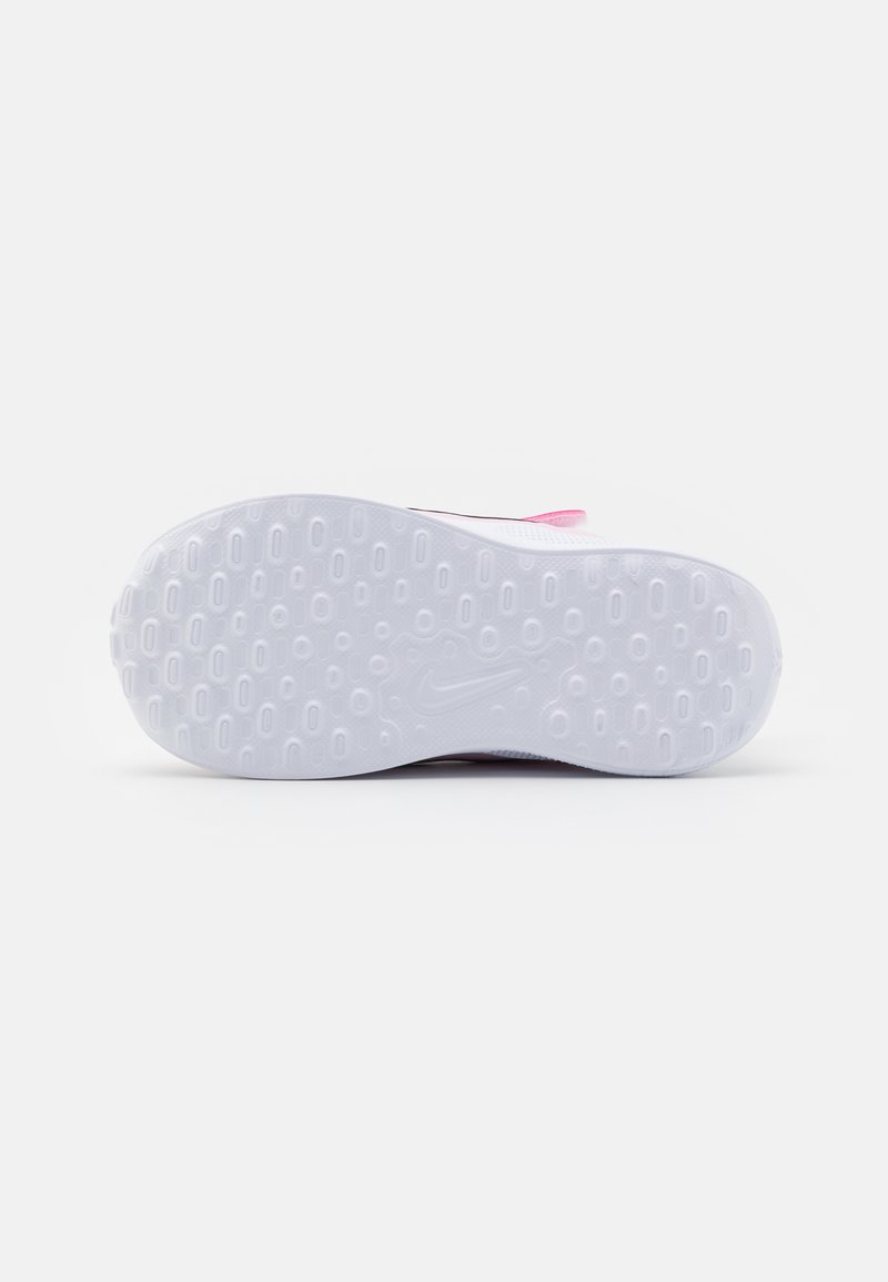 Nike Performance Nike Performance REVOLUTION - Competition running shoes Bis zu 65% Rabatt
