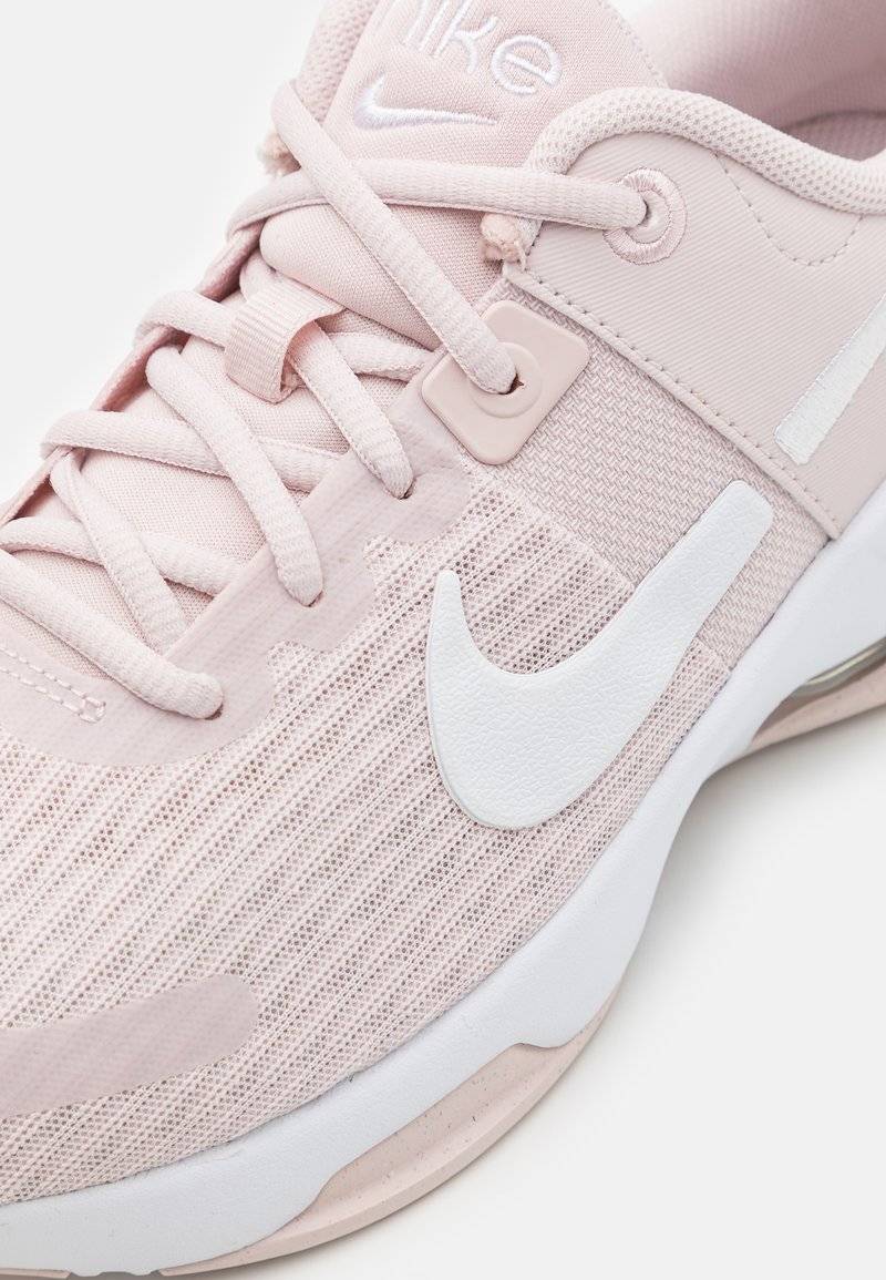 Nike Performance Nike Performance ZOOM BELLA 6 - Training shoe Nur noch ein Tag übrig