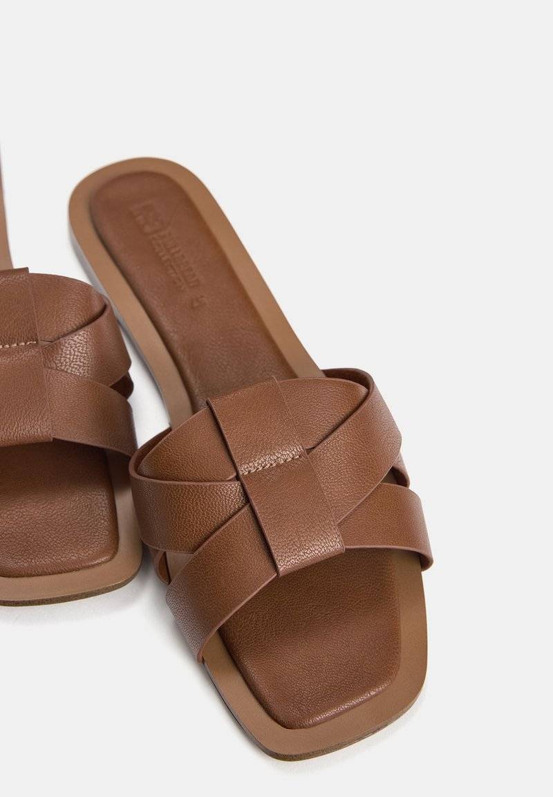 PULL&BEAR PULL&BEAR FLAT - Mules - brown Saisonschlussverkauf