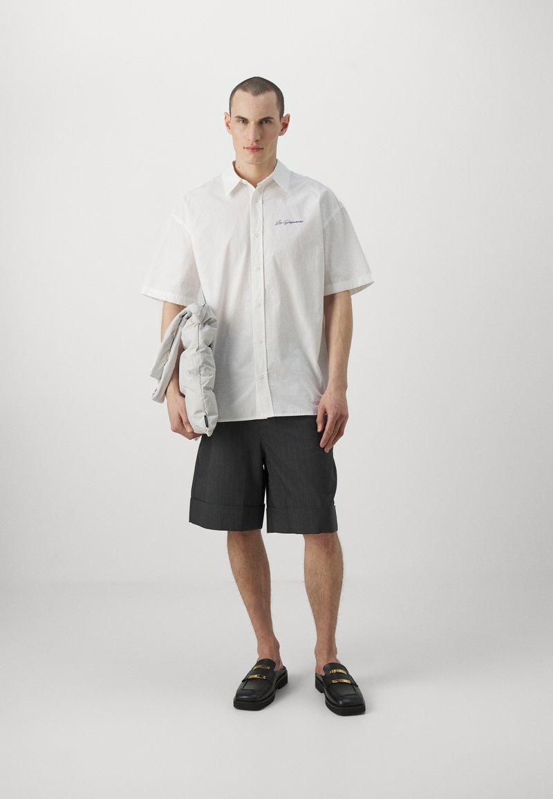 Les Benjamins Les Benjamins SHORT SLEEVE UNISEX - Button-down blouse - white Große Rabatte