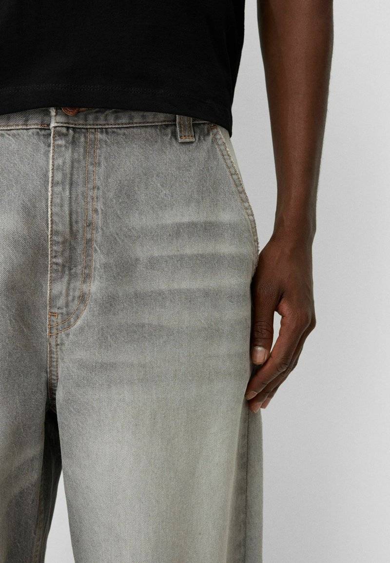 Bershka Bershka Relaxed fit jeans - light grey Vierteljährliche Förderung