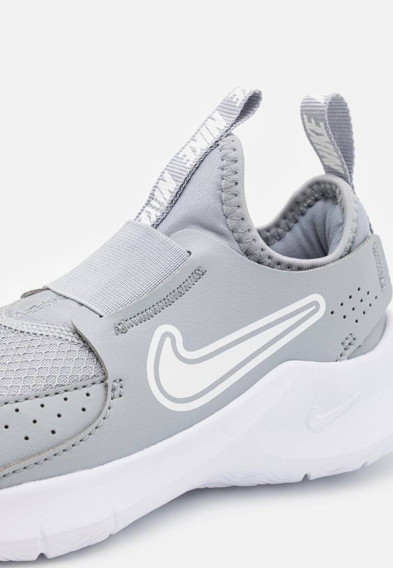 Nike Performance Nike Performance FLEX RUNNER 3 UNISEX - Competition running shoes Rabatt