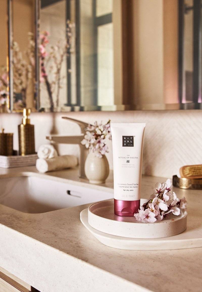 Rituals Rituals RECOVERY HAND BALM THE RITUAL OF SAKURA - FLORAL - CHERRY BLOSSOM & RICE MILK - Hand cream Valentinstagsangebot