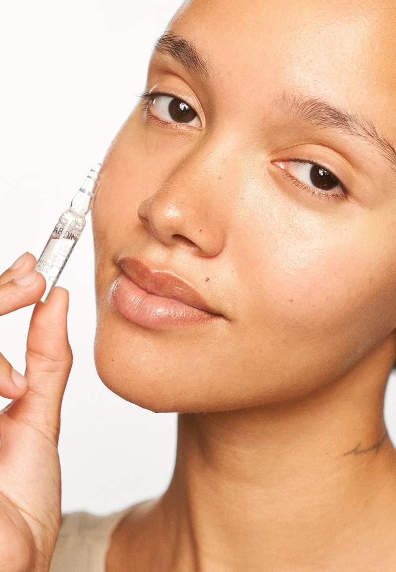 BABOR BABOR HYDRATING AMPOULE LIMITED EDITION - Serum Bestseller