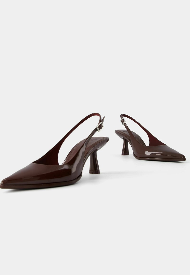 Bershka Bershka KITTEN HEEL - Classic heels - brown Nur noch ein Tag übrig