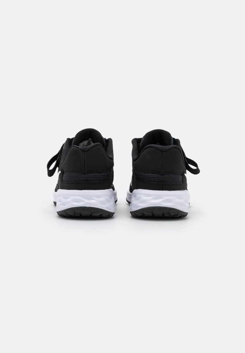 Nike Performance Nike Performance NIKE REVOLUTION 6 FLYEASE (PS - Neutral running shoes Speichern exportieren
