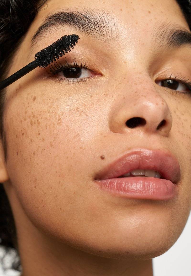KIKO Milano KIKO Milano LUXURIOUS LASHES MAXI BRUSH MASCARA - Mascara Online Shopping