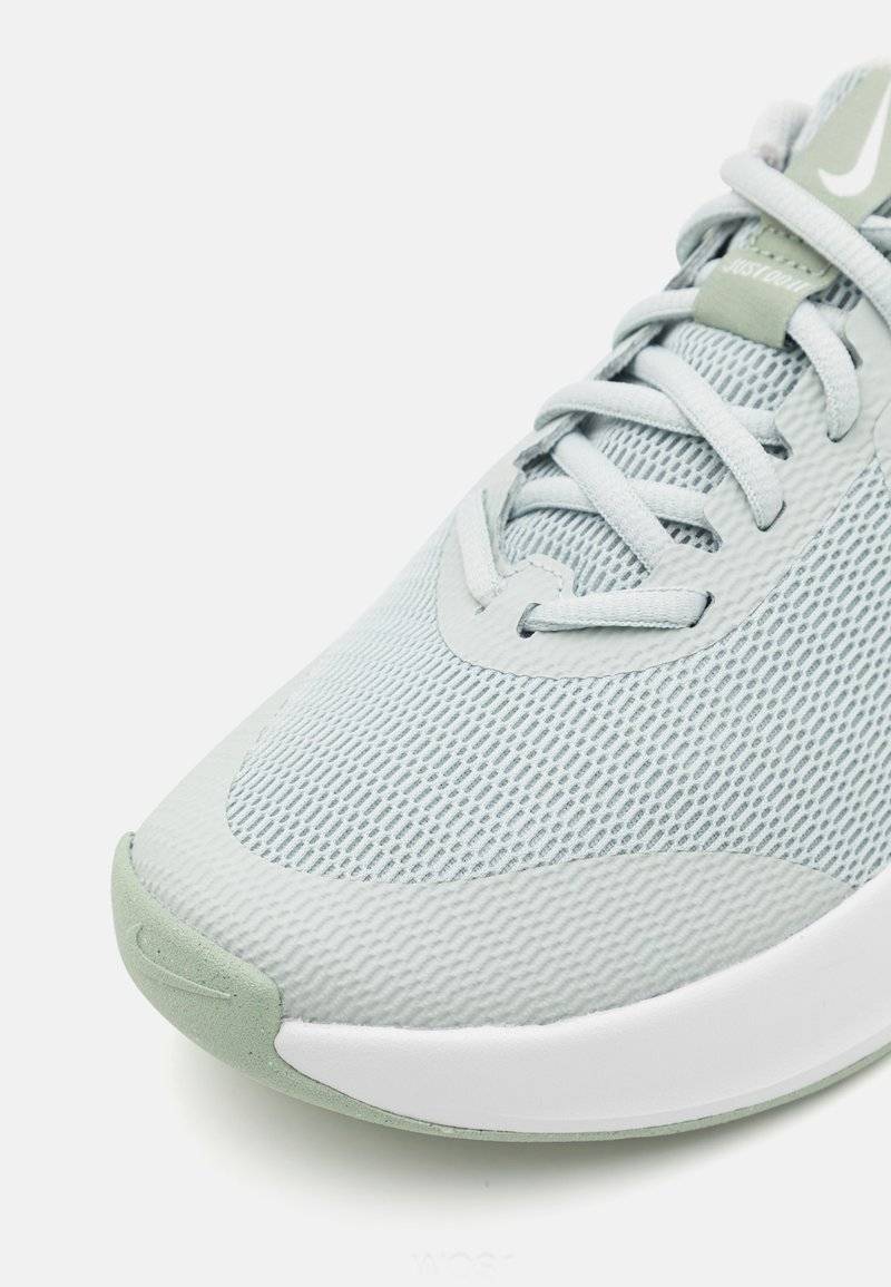 Nike Performance Nike Performance MC TRAINER 3 - Training shoe Neuheiten