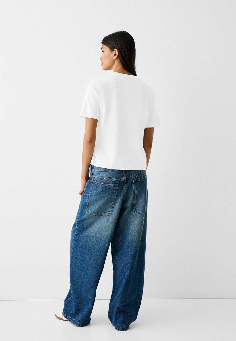Bershka Bershka SHORT SLEEVE - Basic T-shirt - white Neueste Stile