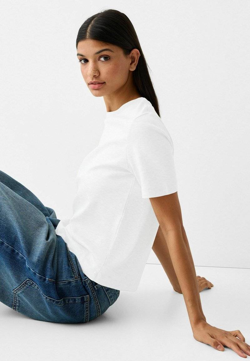 Bershka Bershka SHORT SLEEVE - Basic T-shirt - white Neueste Stile