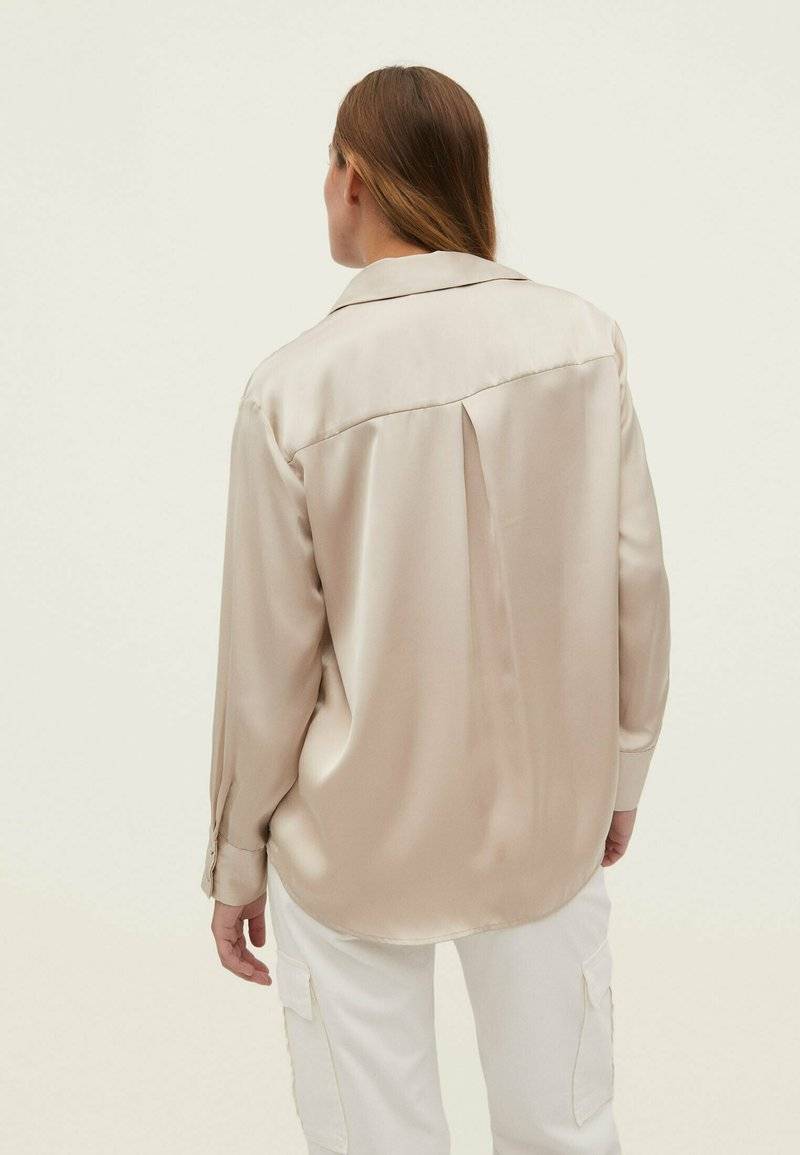 Stradivarius Stradivarius COLLARED - Button-down blouse - stone Bis zu 65% Rabatt