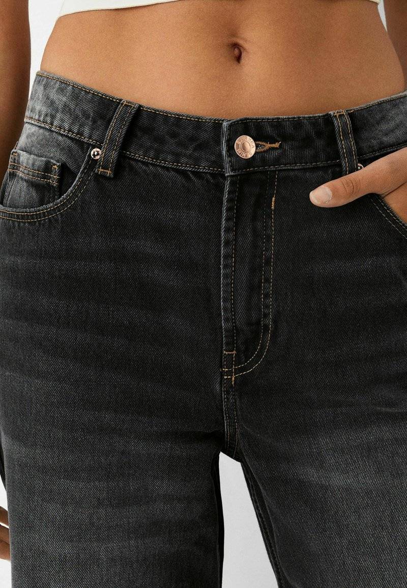 Bershka Bershka BAGGY - Flared Jeans - black Im Verkauf