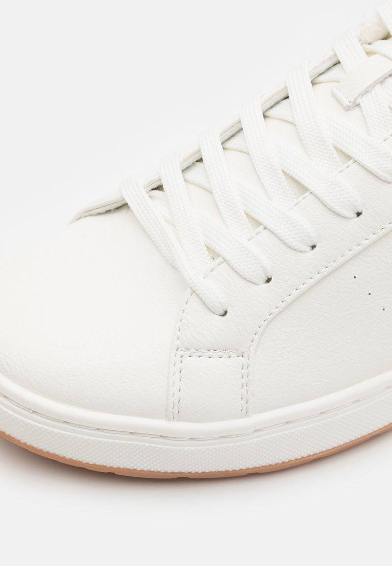 Levi's® Levi's® PIPER - Trainers - regular white Vatertagsangebot