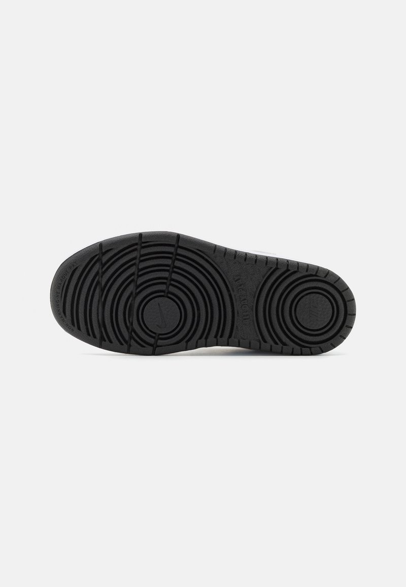 Nike Sportswear Nike Sportswear COURT BOROUGH RECRAFT UNISEX - Trainers Valentinstagsangebot