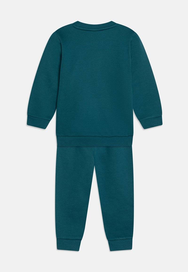 Puma Puma MINICATS CREW UNISEX SET - Tracksuit - cold green Bis zu 65% Rabatt