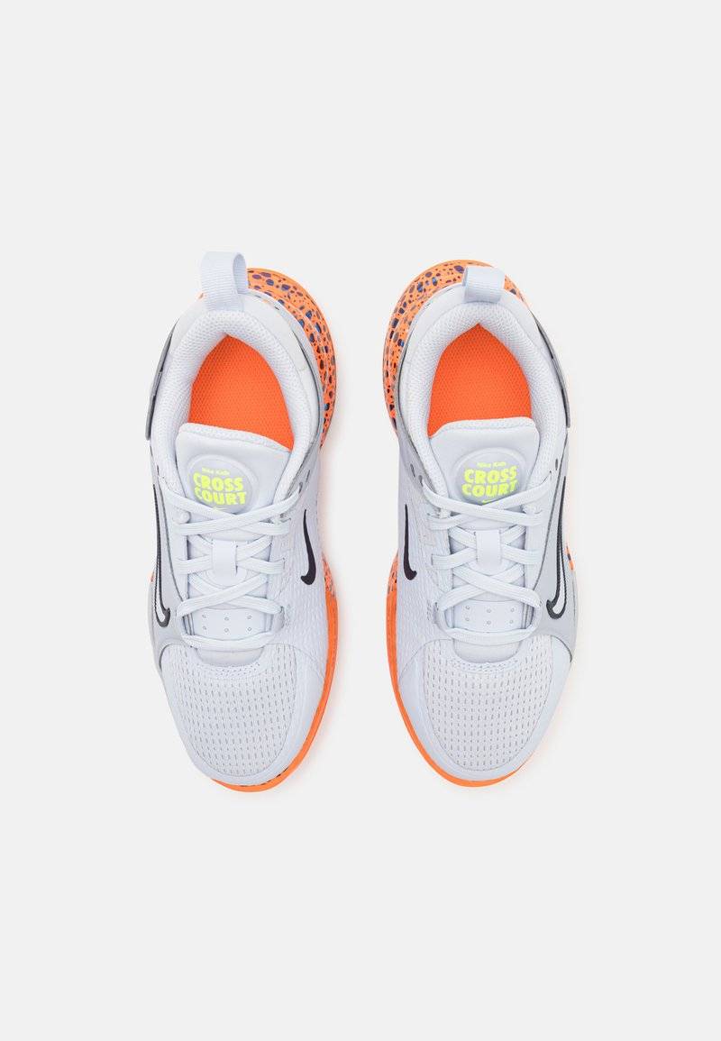 Nike Performance Nike Performance KIDS CROSSCOURT OLY UNISEX - Competition running shoes Nur noch ein Tag übrig