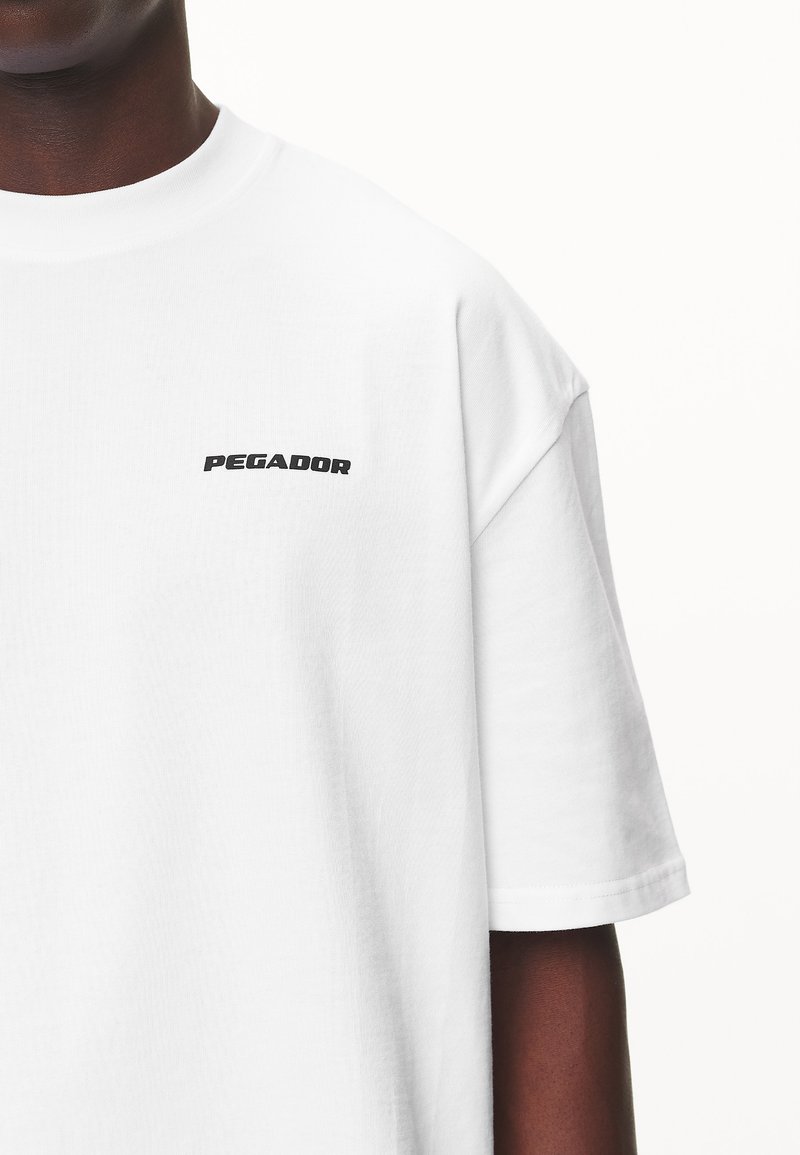 Pegador Pegador LOGO TEE - Basic T-shirt 2025