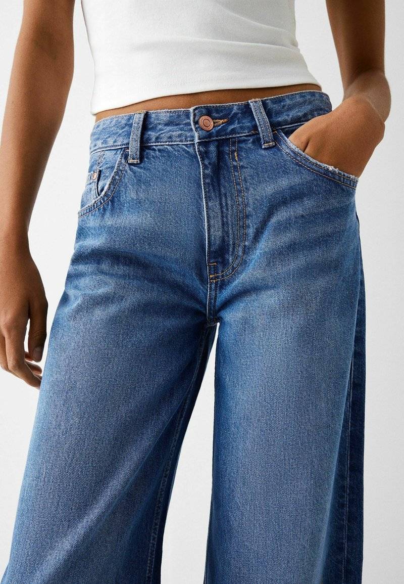 Bershka Bershka WIDE-LEG - Relaxed fit jeans - dark blue Auslauf