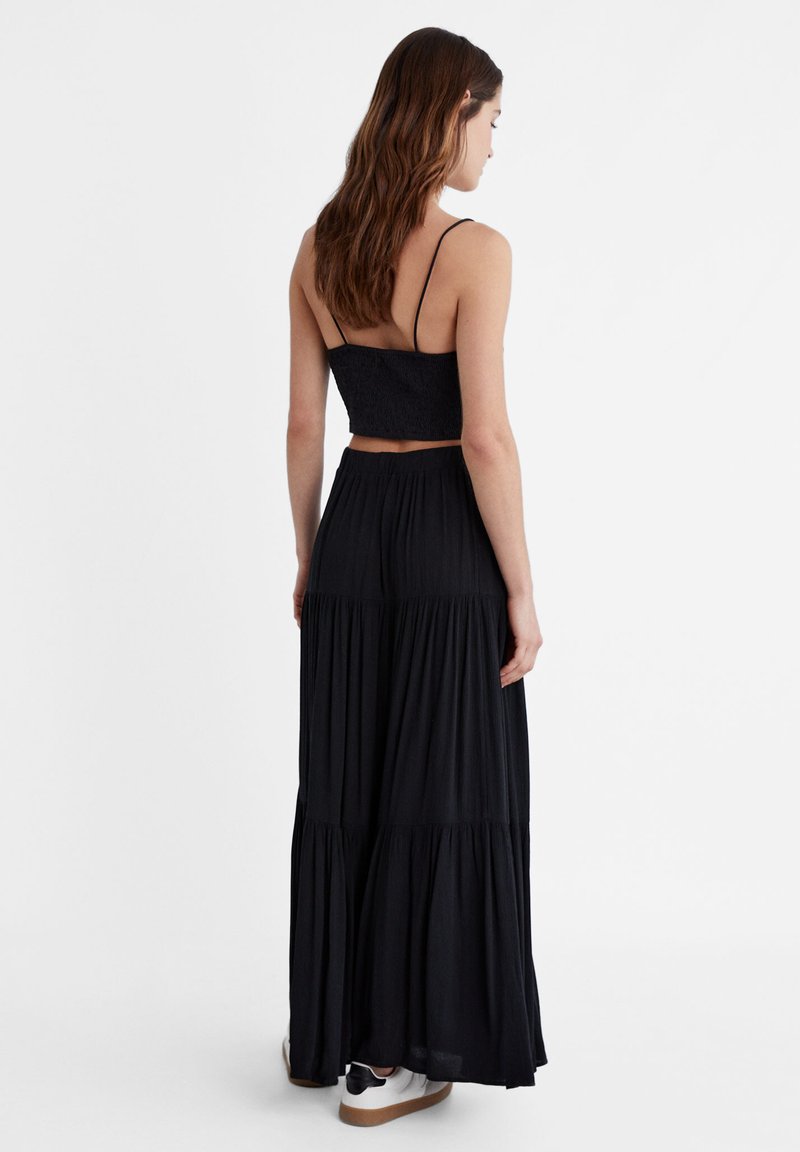 Stradivarius Stradivarius PEASANT - Maxi skirt - black Fabrikverkauf