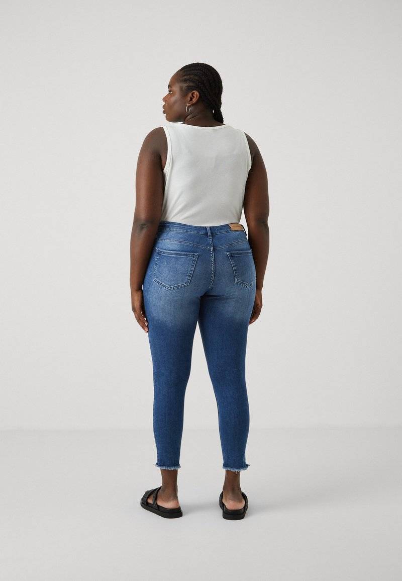 ONLY Carmakoma ONLY Carmakoma CARWILLY - Jeans Skinny Fit - medium blue denim Tägliche Deals