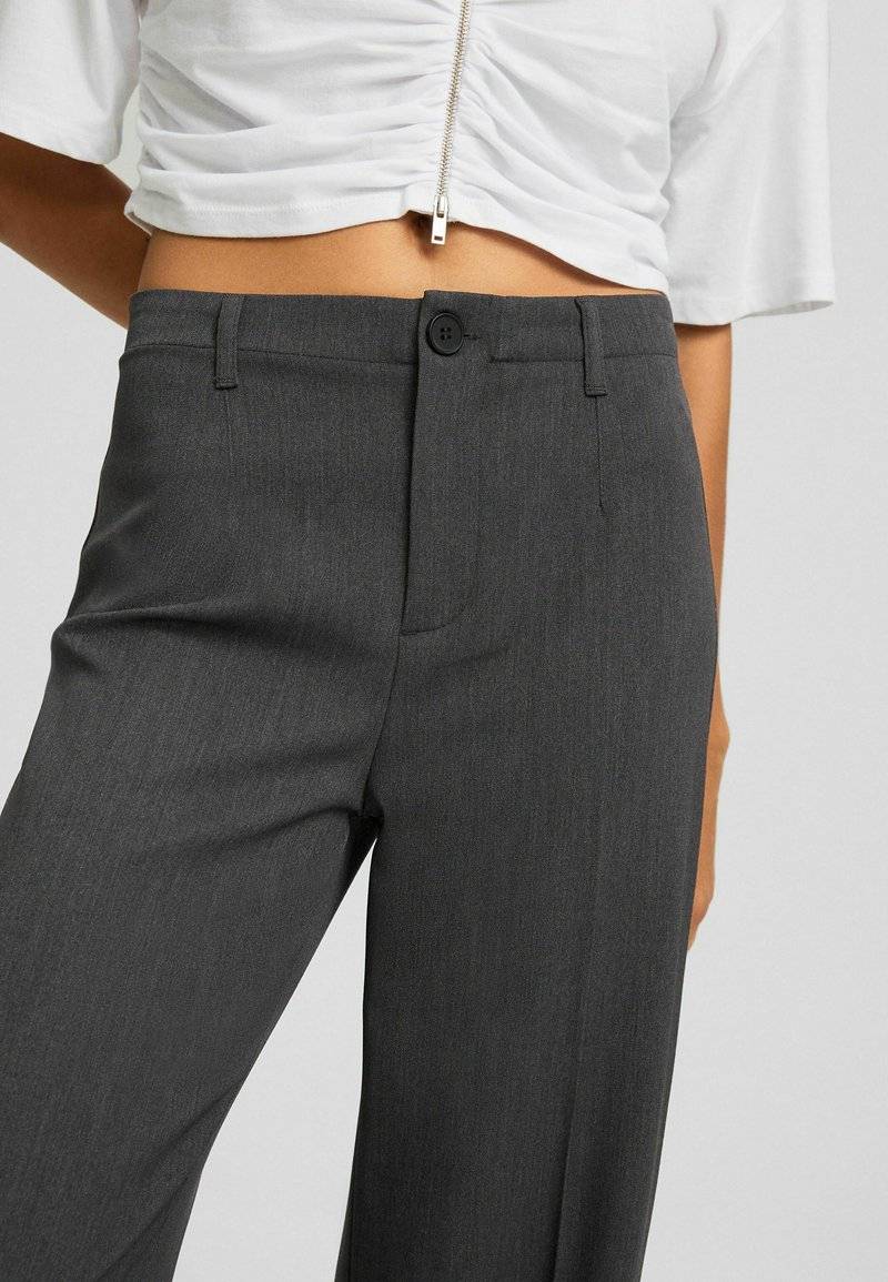 Bershka Bershka WIDE-LEG TAILORED - Trousers - mottled dark grey Super Sparpreis