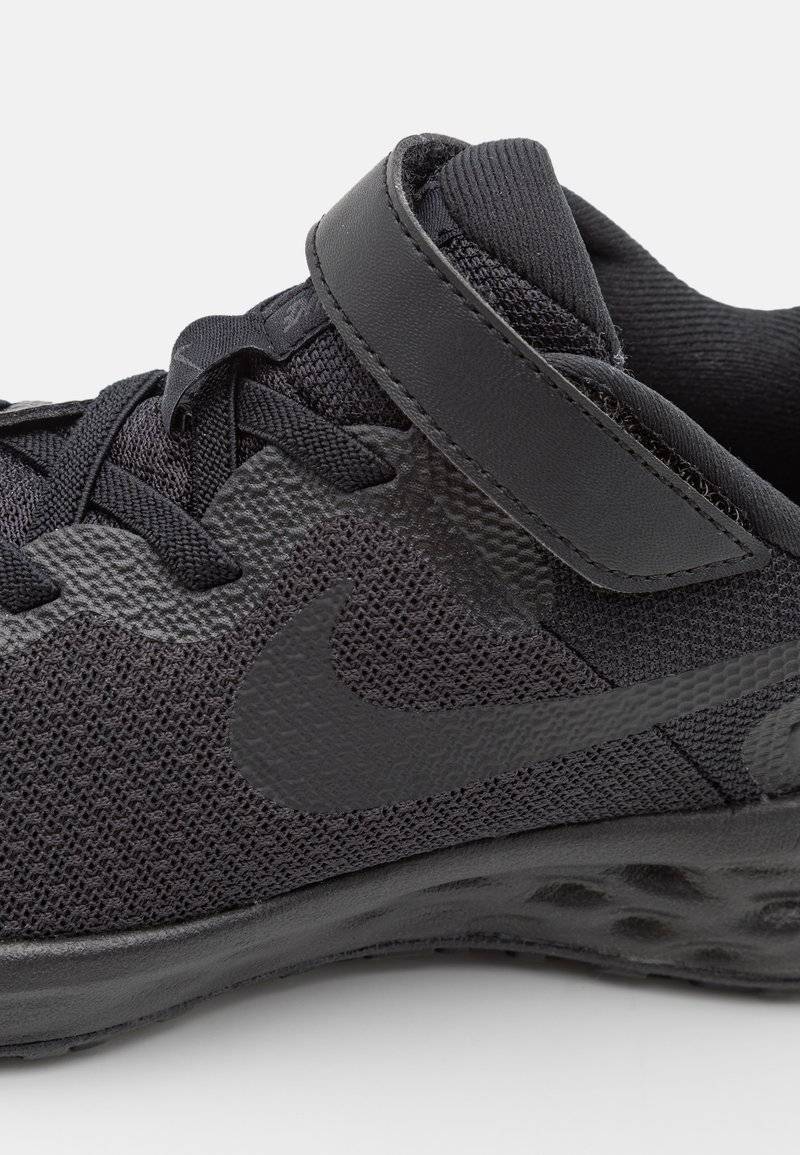 Nike Performance Nike Performance NIKE REVOLUTION 6 FLYEASE (PS - Neutral running shoes - black Limitierter Zeitrabatt