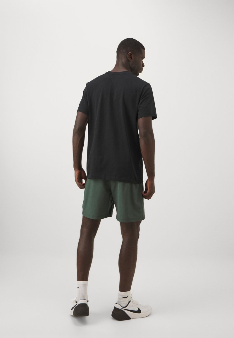 Nike Performance Nike Performance FORM SHORT - Sports shorts Sonderangebot