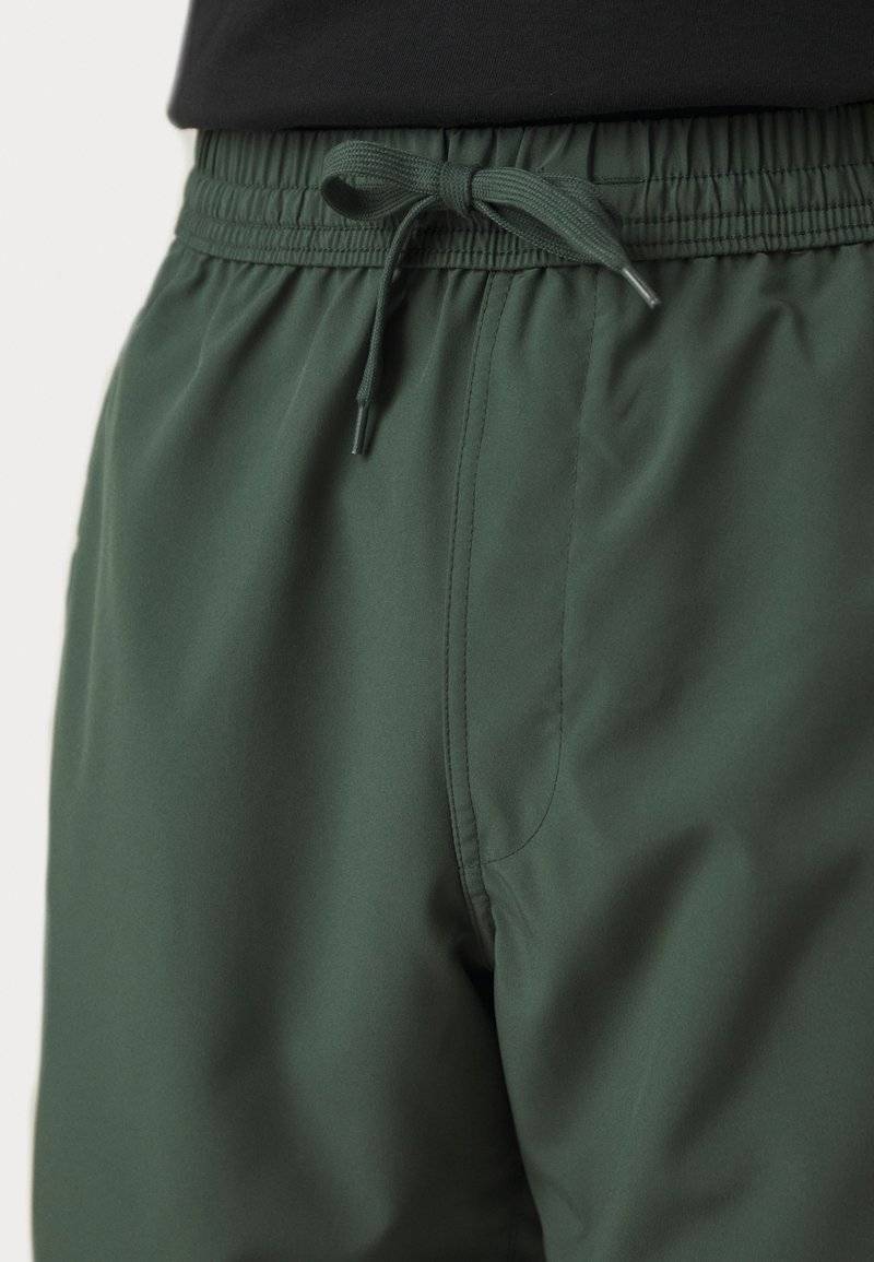 Nike Performance Nike Performance FORM SHORT - Sports shorts Sonderangebot