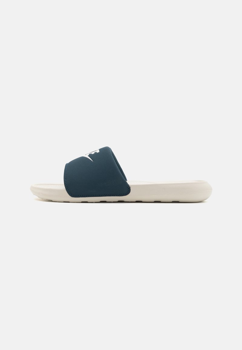 Nike Sportswear Nike Sportswear VICTORI ONE SLIDE - Pool slides