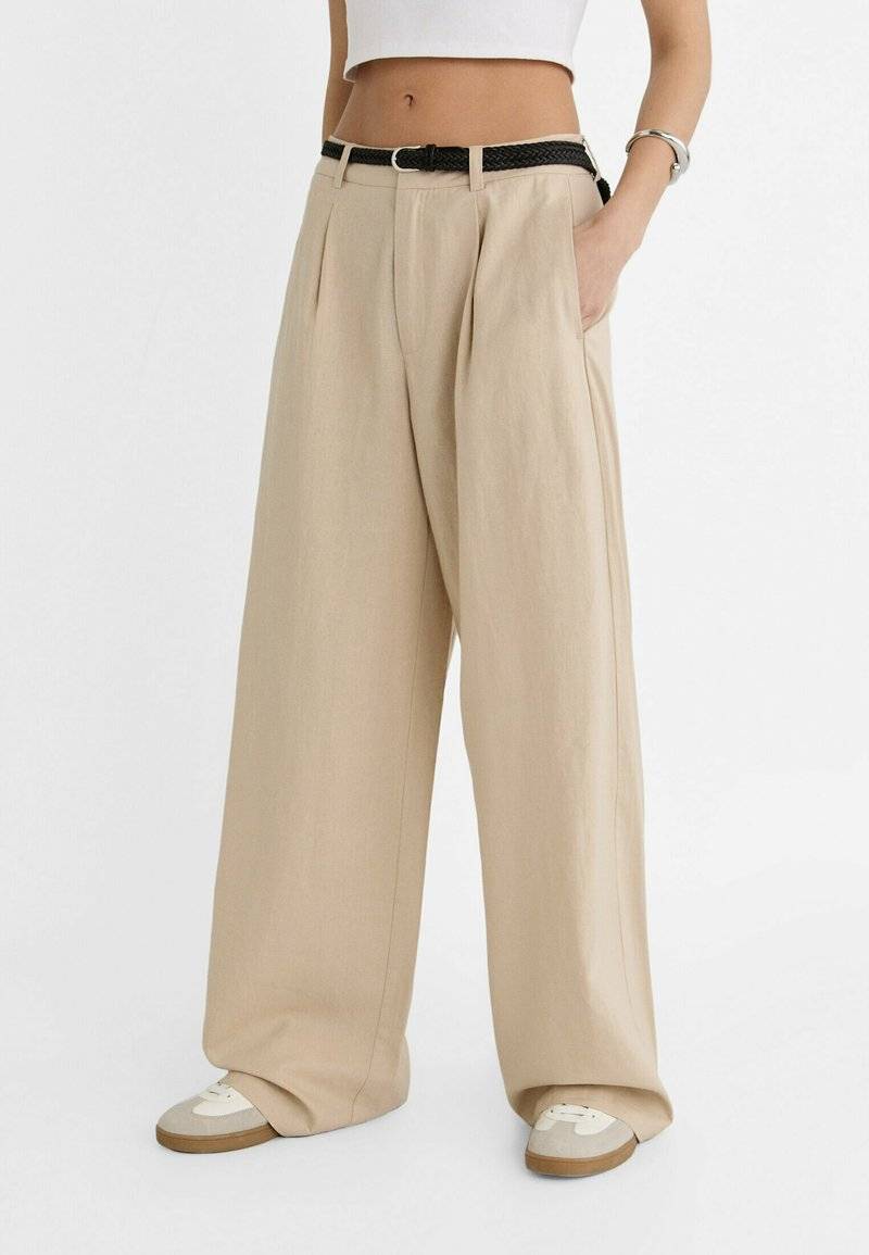 Stradivarius Stradivarius WITH BELT - Trousers - beige Clearance-Verkauf